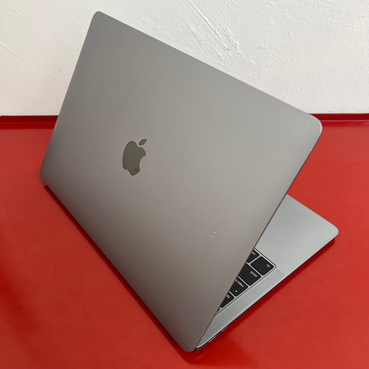 RENEWED Apple MacBook Air 13" 2018 Core i5 8GB 128GB (Like New)