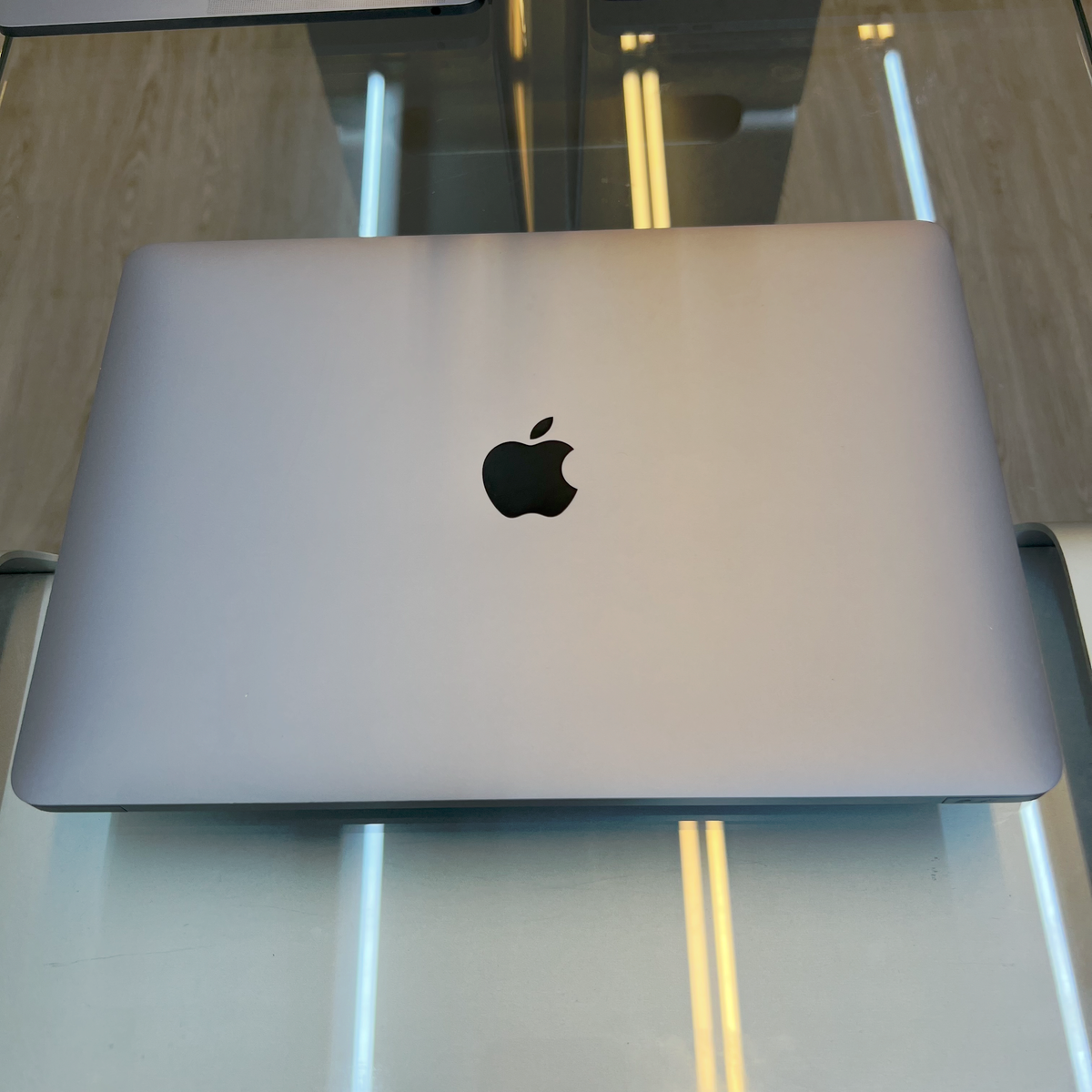 RENEWED Apple MacBook Air 13" M1 8GB 256GB (2020)