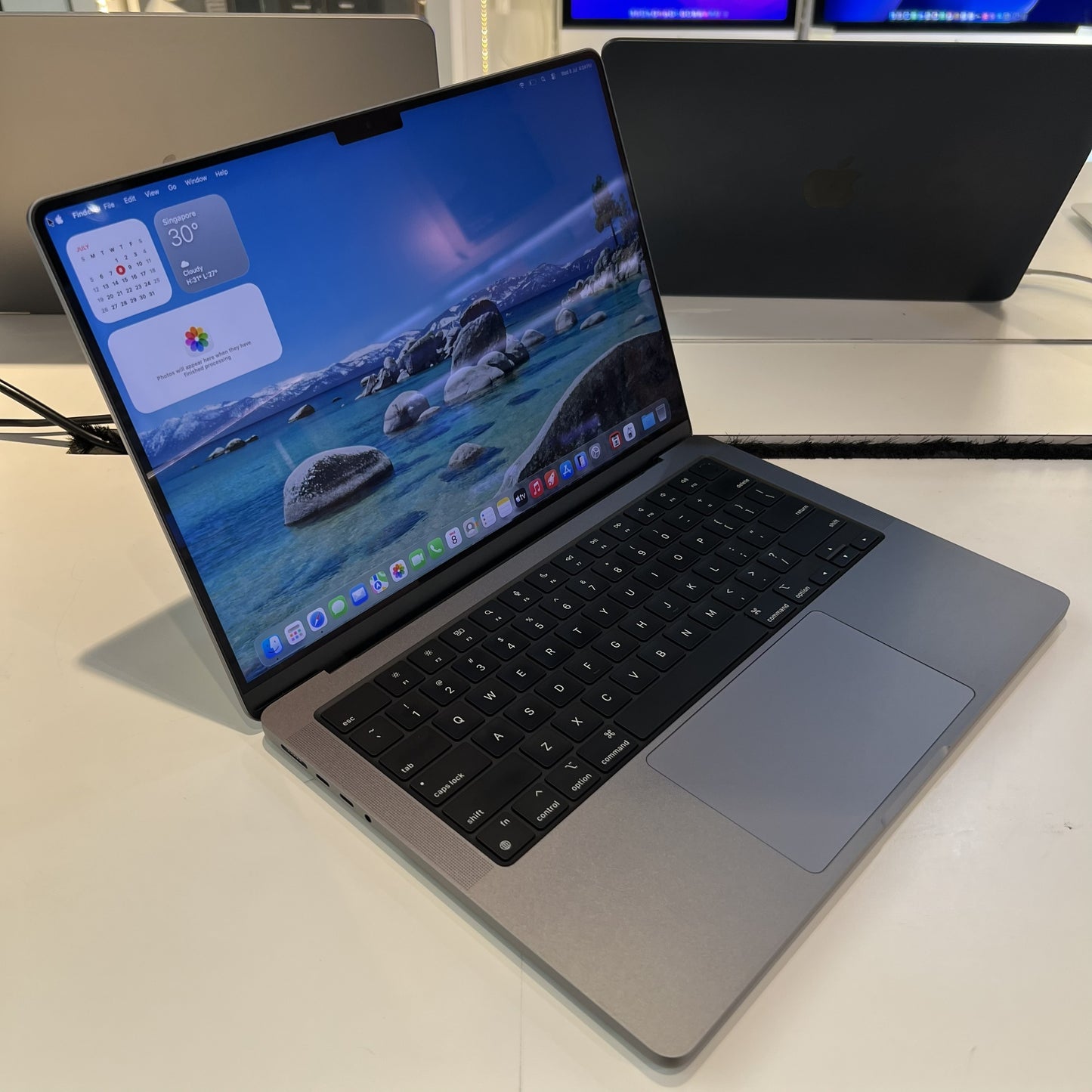 RENEWED Apple MacBook Pro 14" M3 16GB 512GB (2023)