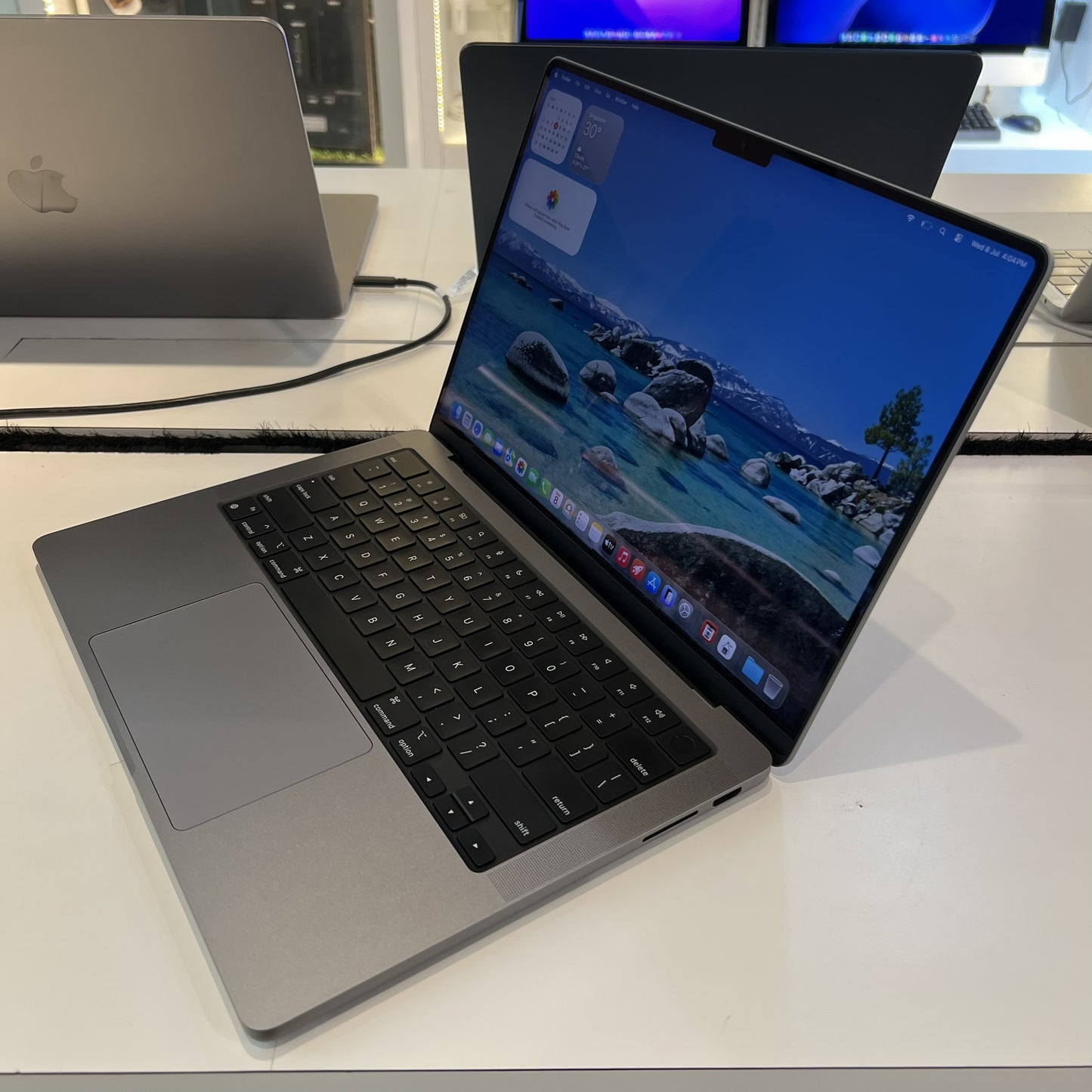 RENEWED Apple MacBook Pro 14" M3 16GB 512GB (2023)