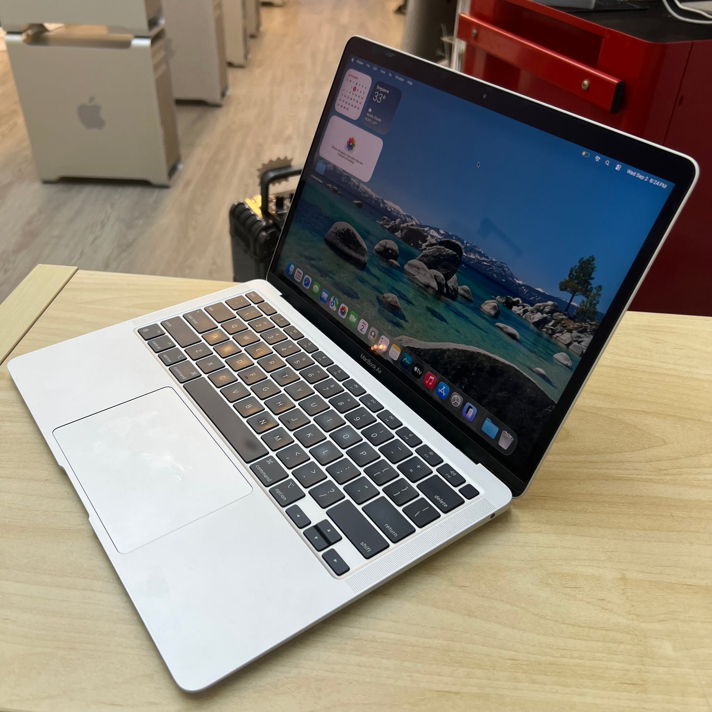 RENEWED Apple MacBook Air 13" M1 512GB (2020)