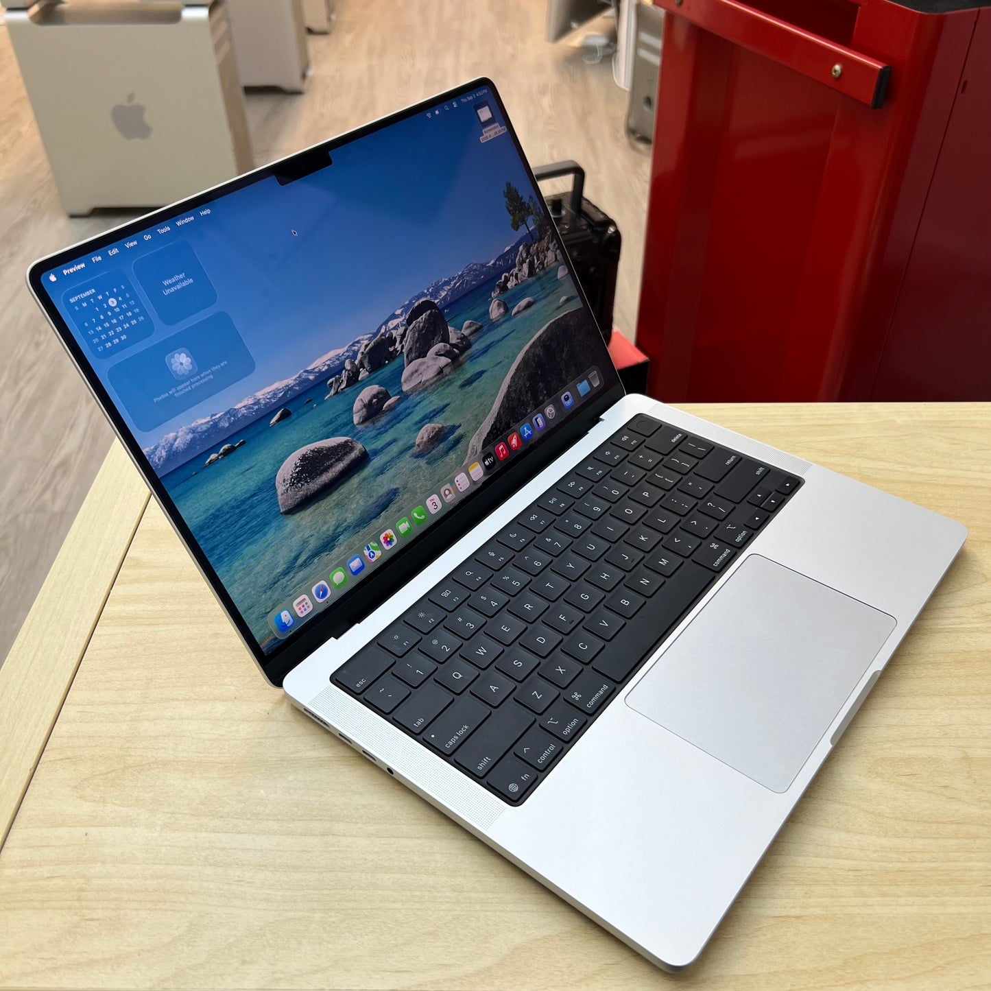 Apple MacBook Pro 14" M5 16GB 1TB (Like New)