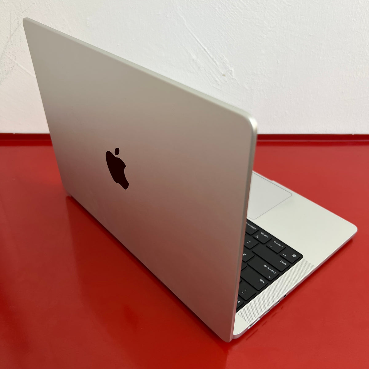 RENEWED Apple MacBook Pro 14" M4 16GB 512GB (2024)