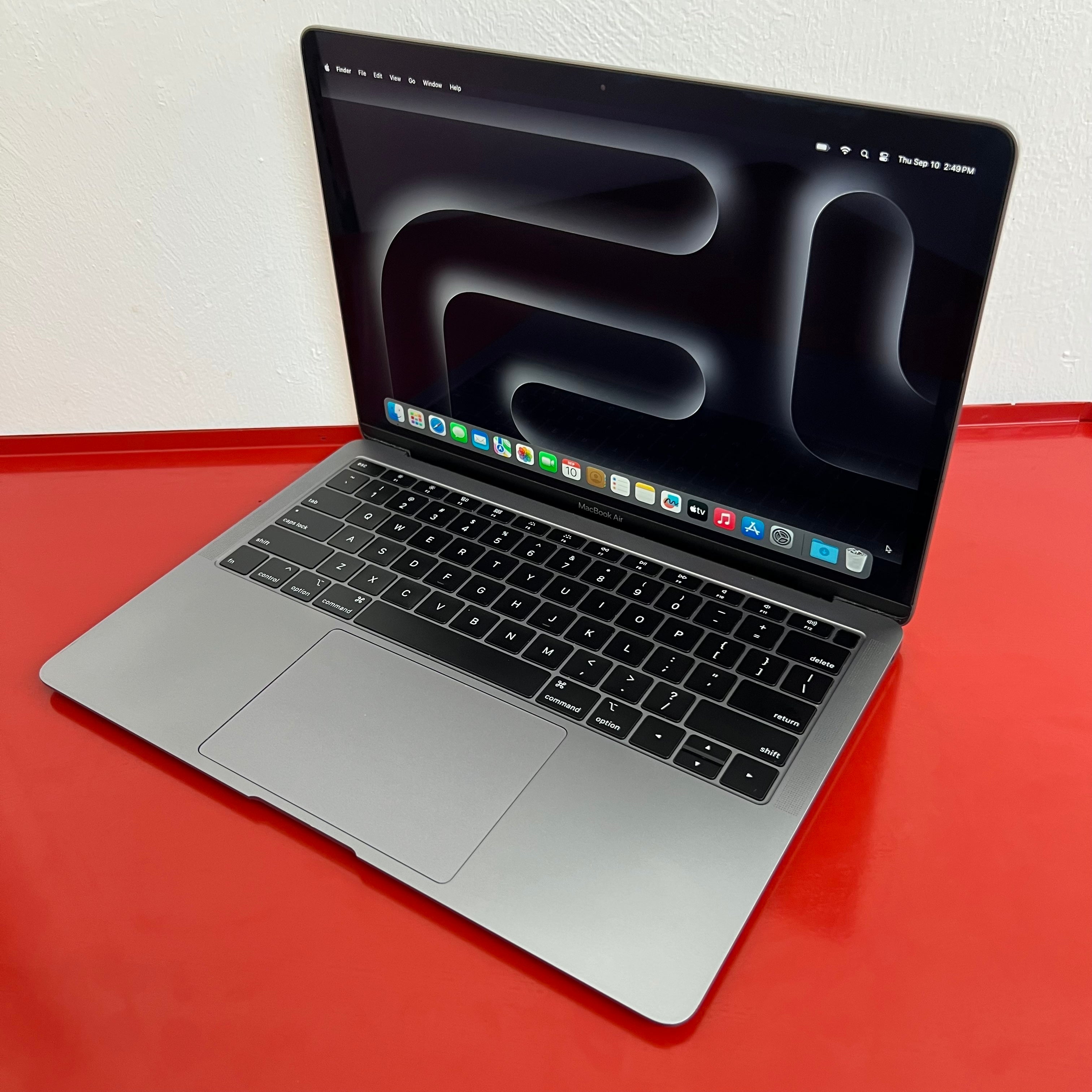 RENEWED Apple MacBook Air 13